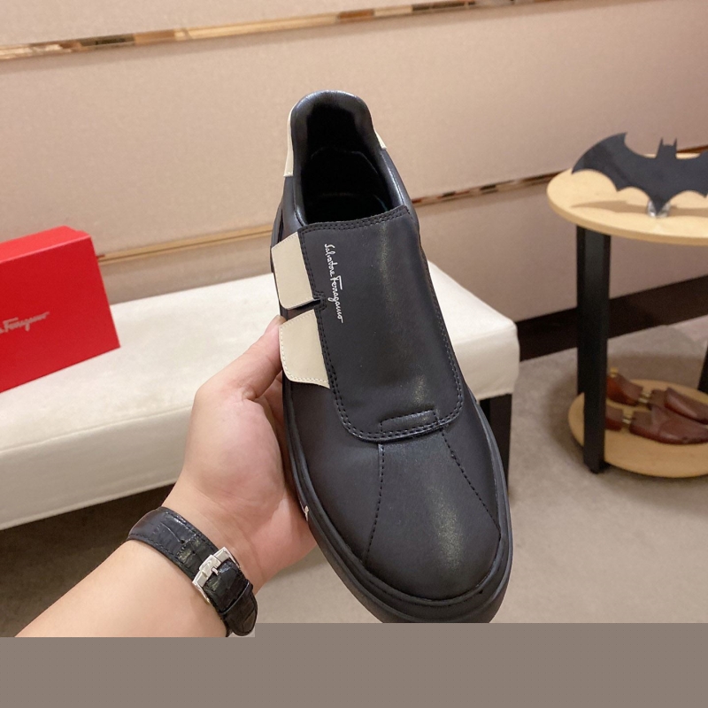 G*u*i casual shoes